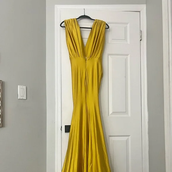 🔥🔥🔥BEAUTIFUL Jessica Angel Dress (like a New ) - Picture 3 of 5